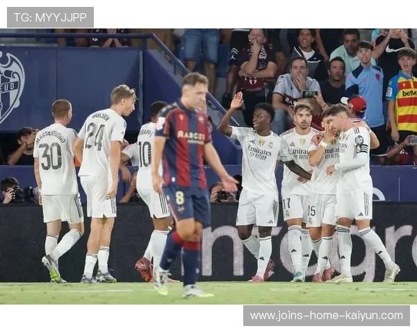 皇马和巴萨争抢小魔兽中锋，埃永是进攻桥头堡，皇马和巴萨传奇比赛